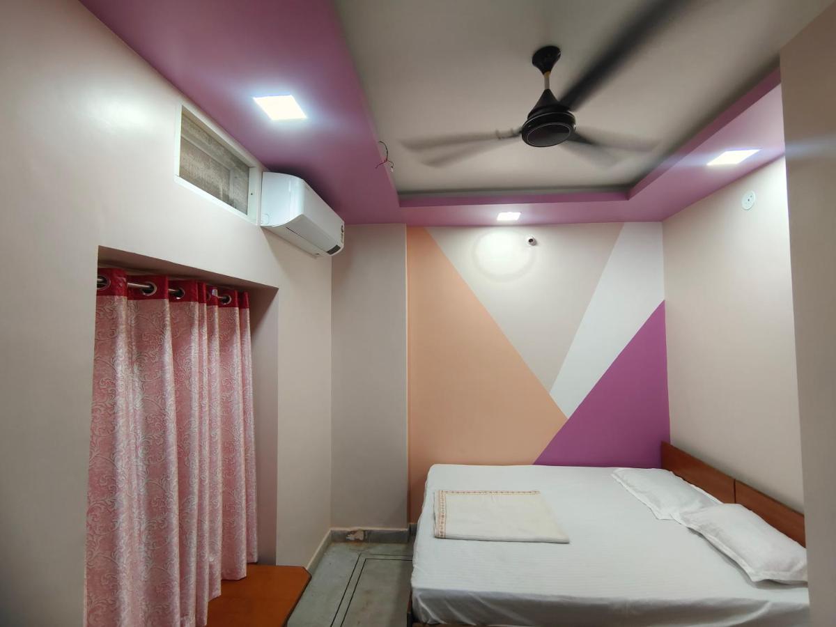 Hotel Anjali Ujjain Bagian luar foto