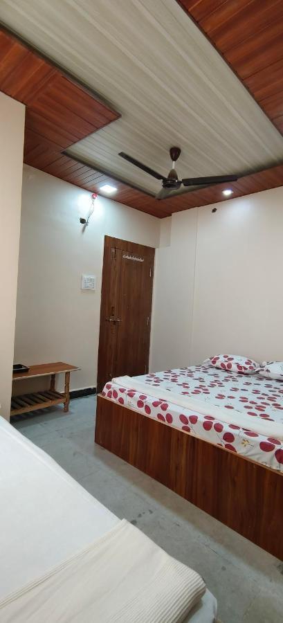 Hotel Anjali Ujjain Bagian luar foto